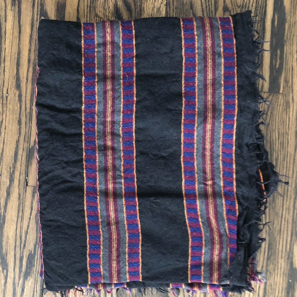 2/25: vintage WILFRED 100% wool oversize  scarf